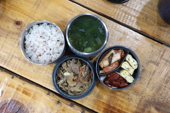 '산행 도시락' 실제 제공 모습. [사진 카카오톡 '소백내도시락을부탁해']
