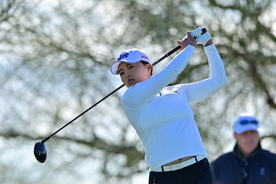 22일(현지시간) 미국 애리조나주 피닉스 와일드 파이어 골프클럽(파72)에서 열린 LPGA 투어 뱅크 오브 호프 파운더스컵 대회 1라운드에서 고진영이 티샷을 하고 있다. [LPGA 제공]