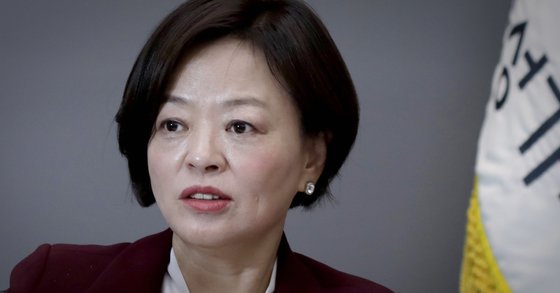 진선미 여성가족부 장관. [중앙포토]