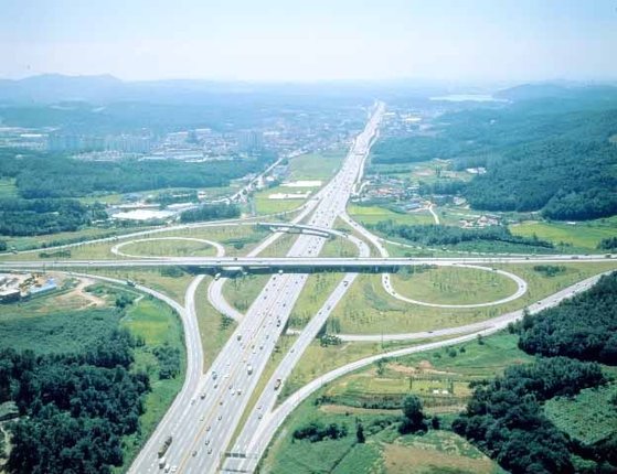 경부고속도로 [중앙포토]