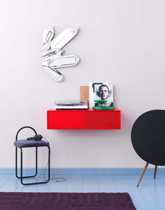 최근 사용자에 맞게 변형, 확장이 가능한 모듈가구가 주목받고 있다. 사진은 몬타나의 모듈 가구. 벽에 모듈 가구를 설치하면 좁은 공간을 효율적으로 사용할 수 있다. [사진 몬타나]