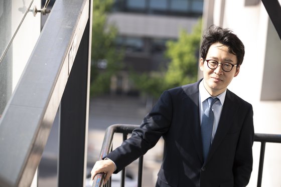 <도진기 변호사가 3일 중앙일보에서 포즈를 취하고 있다. 권혁재 사진전문기자