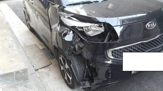 가해 차량의 모습. 우측이 심하게 파손됐다. [사진 성동경찰서]