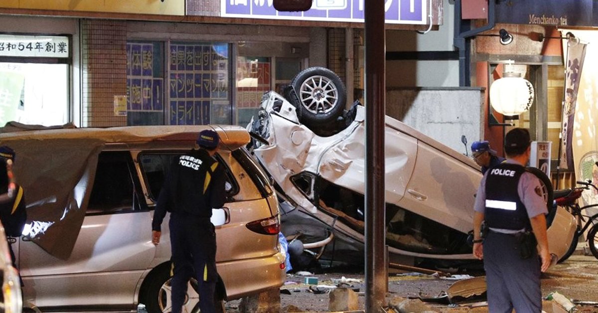 4일 오후 일본 후쿠오카시의 한 교차로에서 일어난 교통사고 현장. [연합뉴스]