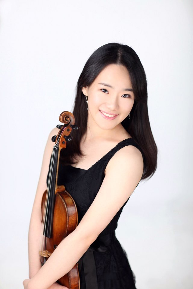 CD 앨범 자켓을 위해 찍었던 모습. [김신해 제공]