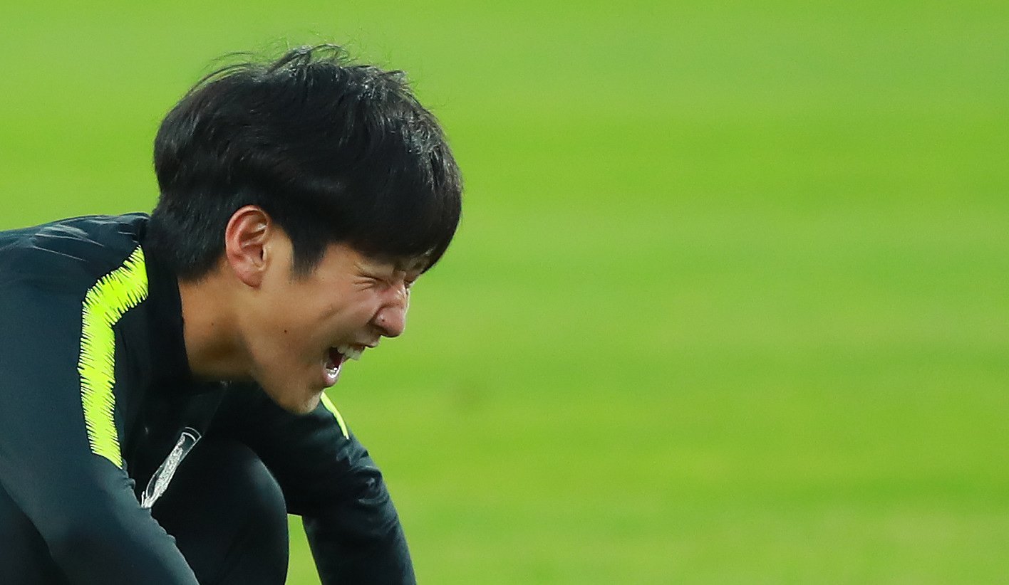 U-20 월드컵 결승을 앞두고 한국 대표팀 이강인이 13일 폴란드 우치의 팀 훈련장에서 미니 게임을 펼치는 훈련조의 모습을 바라보던 중 큰소리로 외치며 웃고 있다. [연합뉴스]