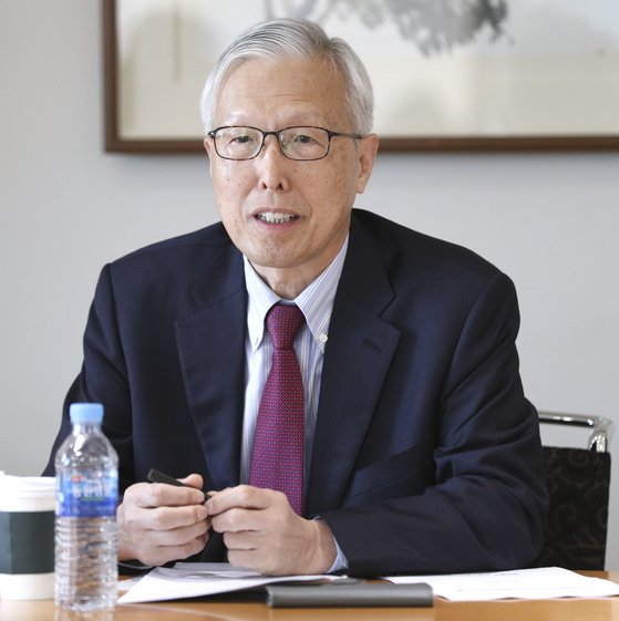 신각수 전 주일대사가 지난 4월 재단법인 한반도평화만들기 주최 '한일 비전포럼'에서 발언하고 있다. 임현동 기자