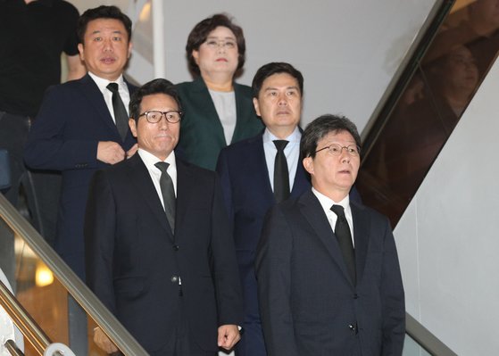 조문하러 온 바른미래당 이혜훈(오른쪽 맨 위, 이후 시계방향으로), 지상욱, 유승민, 정병국 의원 등