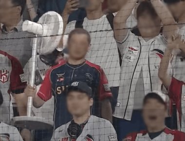 [출처 수원 KT 위즈 경기 중계방송 캡쳐·인터넷 커뮤니티]