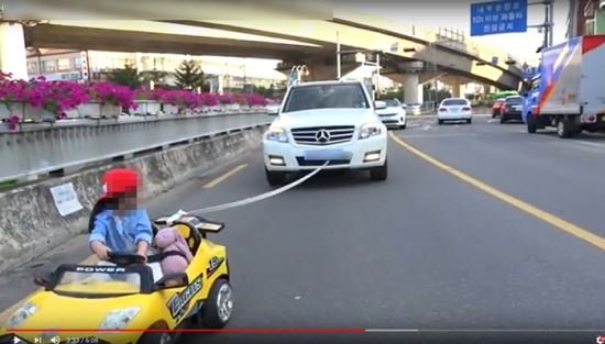 아동학대 논란이 일었던 '보람튜브' 영상. 현재는 삭제된 상태다. [유튜브 캡처]