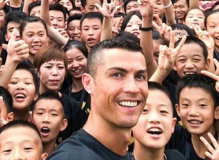 2018년 스포츠 브랜드 홍보 차 중국 베이징을 방문했을 때 촬영한 사진으로 26일 오후 한 온라인커뮤니티에서 회자됐다. [사진 인터넷 캡처]