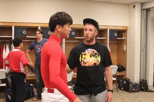 SK 와이번스에서 함께 뛰었던 김광현(왼쪽)과 메릴 켈리. [사진 SK 와이번스]