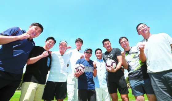 스포츠 종목별 ‘레전드’ 양준혁·진종오·이형택·김요한·이봉주·여홍철·김동현·이만기·허재(왼쪽부터)가 25일 인터뷰를 했다. JTBC 예능 ‘뭉쳐야 찬다’에서 이들은 축구 생활체육팀을 상대로 첫 승에 도전하고 있다. 강정현 기자
