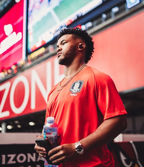 지난달 애리조나 홈경기장에서 열린 기자회견장에 머리는 한국 축구 국가대표팀 유니폼을 입고 등장했다.[사진 머리 SNS]