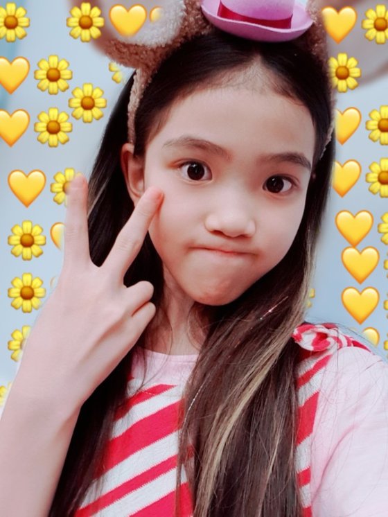 셀카가 취미인 이수안 학생모델은 평소 갈고 닦은 실력을 이날 십분 발휘했다. #셀카_포기하지_마