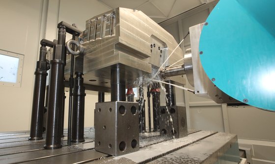 경남 창원의 이엠코리아가 국제핵융합실험로(ITER)에 진공용기에 들어갈 차폐블록을 만들고 있다. 송봉근 기자