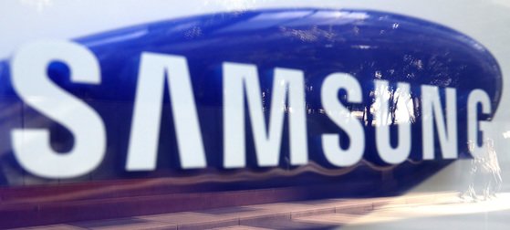 15일 오후 서울 서초동 삼성사옥을 직원들이 드나들고 있다. 우상조 기자/ 20171015