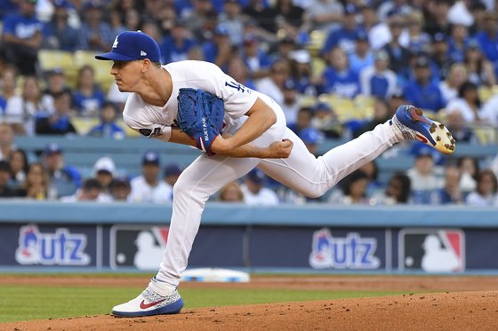 다저스의 포스트시즌 첫 경기에서 6이닝 무실점 역투한 워커 뷸러. [AP=연합뉴스]