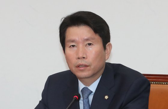 더불어민주당 이인영 원내대표가 11일 오전 국회에서 열린 최고위원회의에서 발언하고 있다. [연합뉴스]