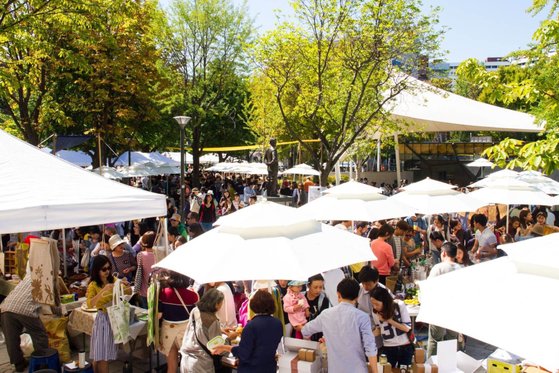 매달 두 번째 토요일 대학로 마로니에 공원에서 열리는 '마르쉐 농부시장@혜화' [사진 농부시장 마르쉐]