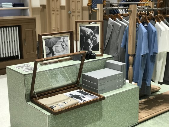 레트로 분이기가 물씬 풍기는 소품들로 구성된 매장. 윤경희 기자