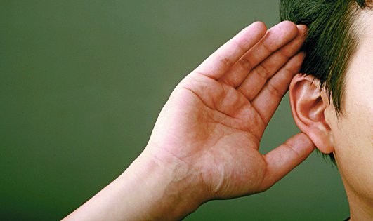 국민 10명 중 3명은 속삭이는 소리가 잘 들리지 않는 최소난청을 겪는 것으로 나타났다. 귀가 먹먹하고 '삐~'소리가 들릴 때는 병원을 찾아 진단을 받는 것이 좋다. [중앙포토]