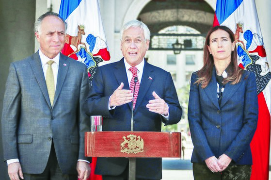 지난달 30일 APEC 정상회의 취소를 발표하는 세바스티안 피녜라 칠레 대통령. [연합뉴스]