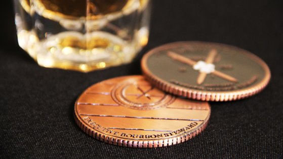 버번 스튜어드 자격을 증명하는 챌린지 코인. [사진 마크 패턴]