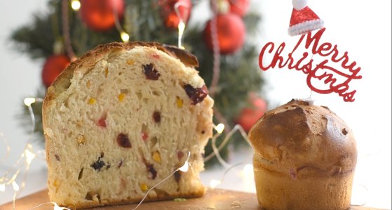 완성된 파네토네의 단면에 콕콕 박힌 깊은 풍미의 건과일들. [사진 밀로 베이킹 스튜디오]