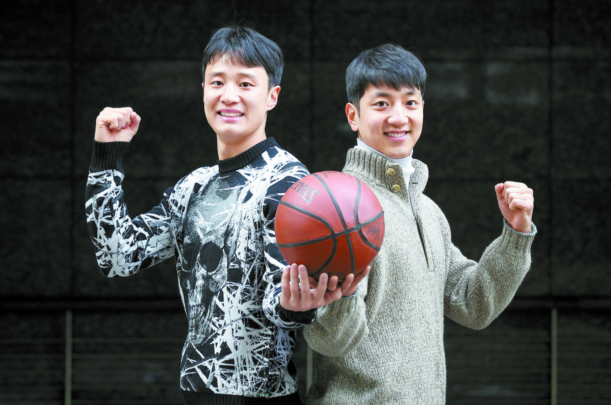 허재 두 아들 허훈(오른쪽)과 허웅(왼쪽). [중앙포토]