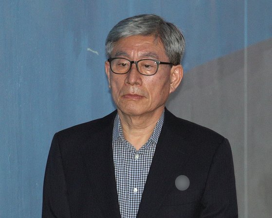 지난 18대 대선에서 국정원 댓글조작을 총괄해 실형을 선고받은 원세훈 전 국정원장의 모습.[뉴스1]