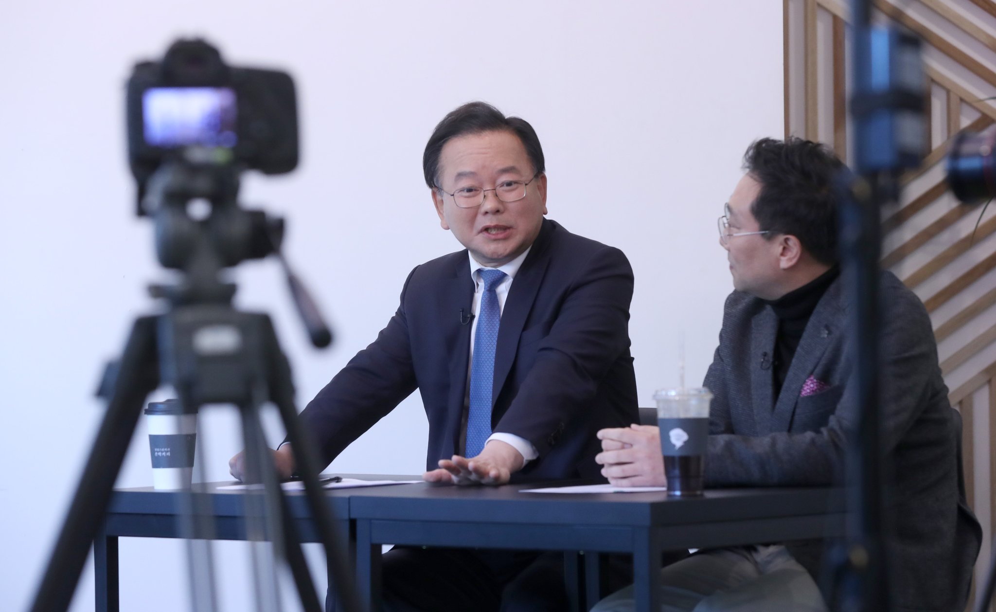 지난 11월 20일 민주당 유튜브 채널 '의사소통TV'에 출연한 김부겸 의원. 강정현 기자