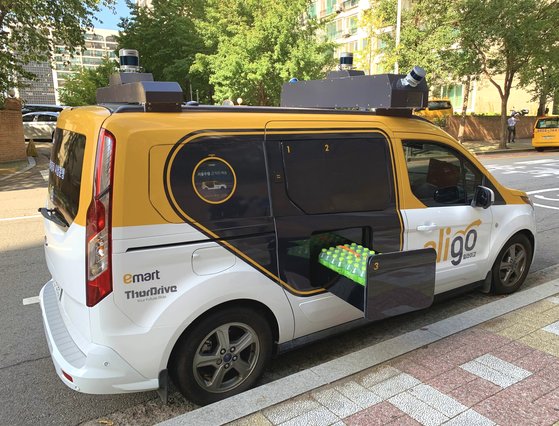 지난해 10월 토르드라이브가 이마트와 함께 시범 실시한 자율주행 배송 서비스 '일라이고' 차량의 모습. 토르드라이브는 이 서비스를 통해 배송의 라스트마일 데이터를 얻었다.