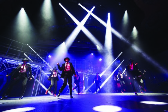 선상에서는 날마다 다양한 공연과 파티, 게임 등이 펼쳐진다. [사진 롯데관광]