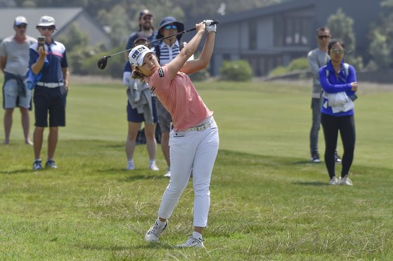 ISPS 한다 빅 오픈 첫날 선두와 4타 차 공동 21위로 마친 이정은6. [사진 Golf Australia]