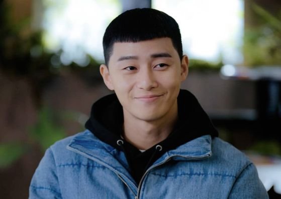 박서준이 웃으면 헤어 스타일이 귀여움을 증폭시킨다. 사진 JTBC