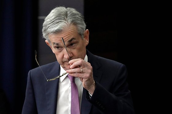 제롬 파월 미국 연방준비제도(Fed) 의장이 취임 이후 첫 위기를 맞아 한국 등과 통화스와프 계약을 맺었다. 블룸버그.