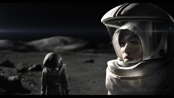 배우 정우성이 제작, 주연을 맡아 넷플릭스 동명 오리지널 작품으로 장편화되는 최항용 감독의 단편 '고요의 바다'. 이 단편은 OTT 왓챠플레이에서 볼 수 있다. [사진 미쟝센단편영화제]