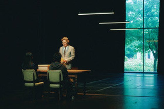 극단 마크923의 연극 ‘그을린 사랑’. [사진 마크923]