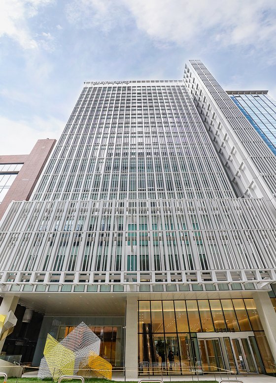 지난달 입주가 끝난 서울 대치동에 있는 현대백화점그룹 신사옥. 사진 현대백화점그룹