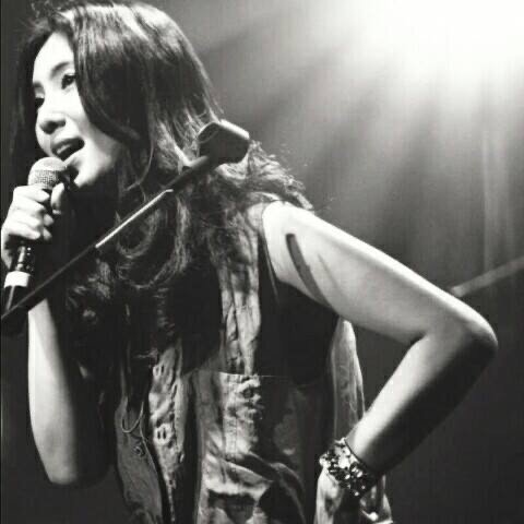 오빠들의 뒤를 잇게 된 조동희. 조동진 추모 공연을 이끌었다. [사진 최소우주]