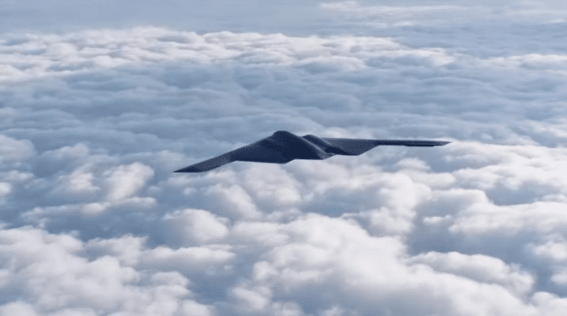 현재 지구상 유일의 스텔스 전략 폭격기인 미국 공군 B-2 스피릿. 조만간 B-2의 독주 시대가 끝날 전망이다. [노스럽그루먼 유튜브 계정 캡처]