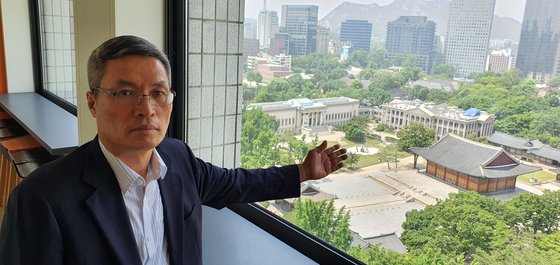 구해우 미래전략연구원장은 '망국의 군주' 고종이 머물던 덕수궁을 가리키며 생존 외교 전략을 강조했다.