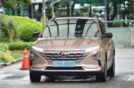 2018년 9월 부산시와 현대자동차가 수소차 보급 협약을 할 당시 선보인 수소 승용차. 부산시