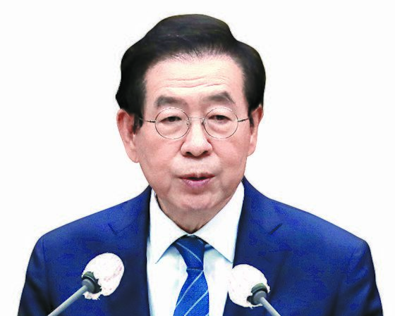 10일 오후 서울시의회에서 열린 제295회 정례회 제1차 본회의에서 박원순 서울시장이 3차 추가경정예산안에 대한 시정연설을 하고 있다. 연합뉴스