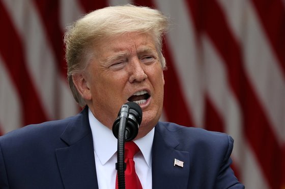 도널드 트럼프 미 대통령이 지난달 31일 백악관에서 기자들의 질문에 답하고 있다. [로이터=연합뉴스]