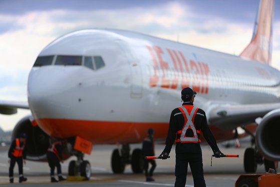 멈춰서 있는 제주항공 항공기. 사진 제주항공