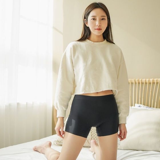 Y존을 압박하지 않는 편안한 착용감을 강조하는 네모 팬티. 사진 슬림9