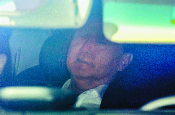 윤석열 검찰총장이 지난 3일 오전 서울 서초구 대검찰청으로 출근하고 있다. [연합뉴스]