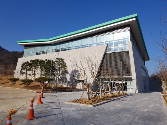 박정희 대통령 역사 자료관. 건물은 다 지어져 있다. [사진 구미시]